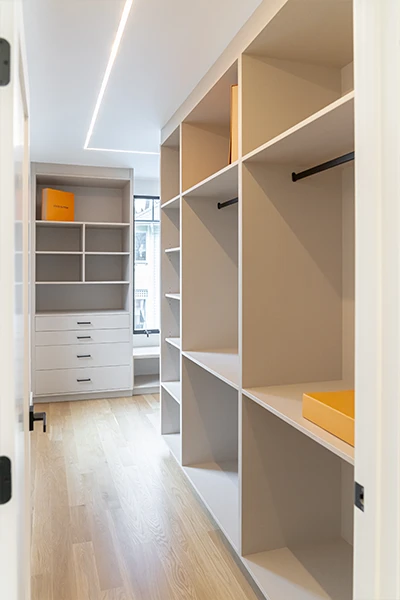 elleganza-cabinetry-Closets